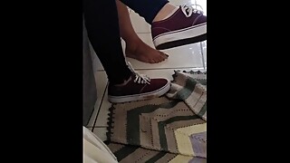 Gf sneaker candid