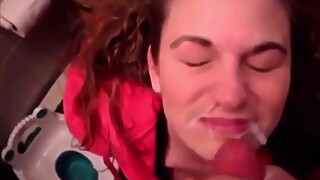 Brunette blowjob and facial