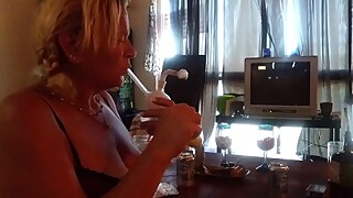 Tranny gets a pnp blowjob from wifey